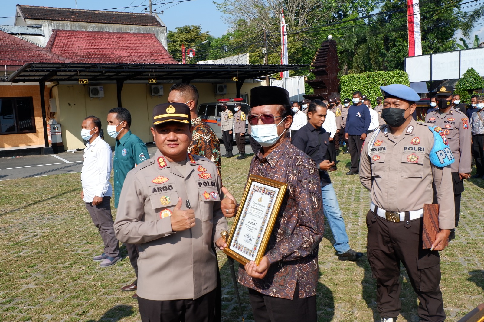 PENERIMAAN HADIAH LOMBA SATKAMLING TINGKAT POLRES BLITAR KOTA