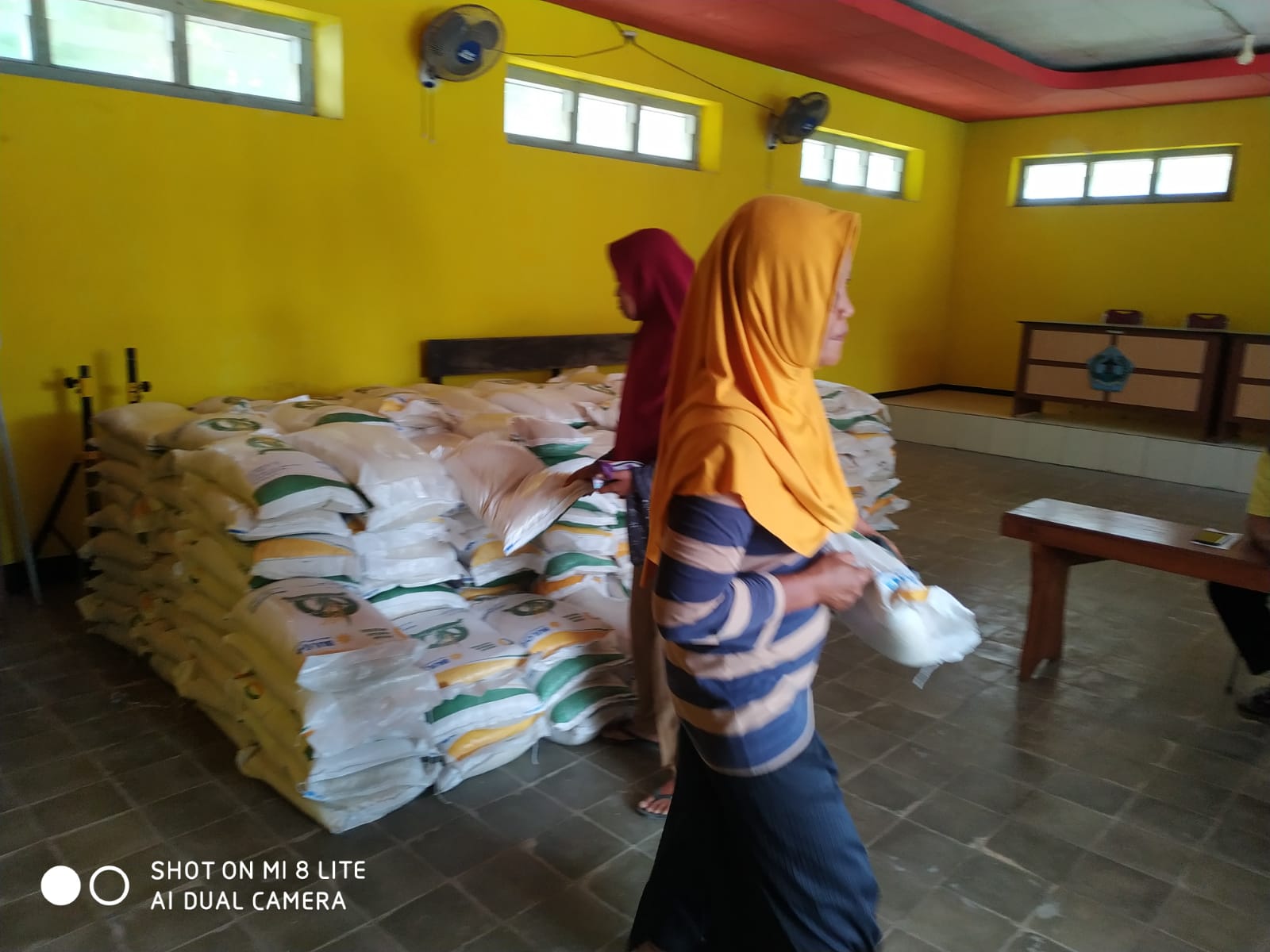 PENYALURAN BANTUAN PANGAN BERAS BULOG TAHUN 2023