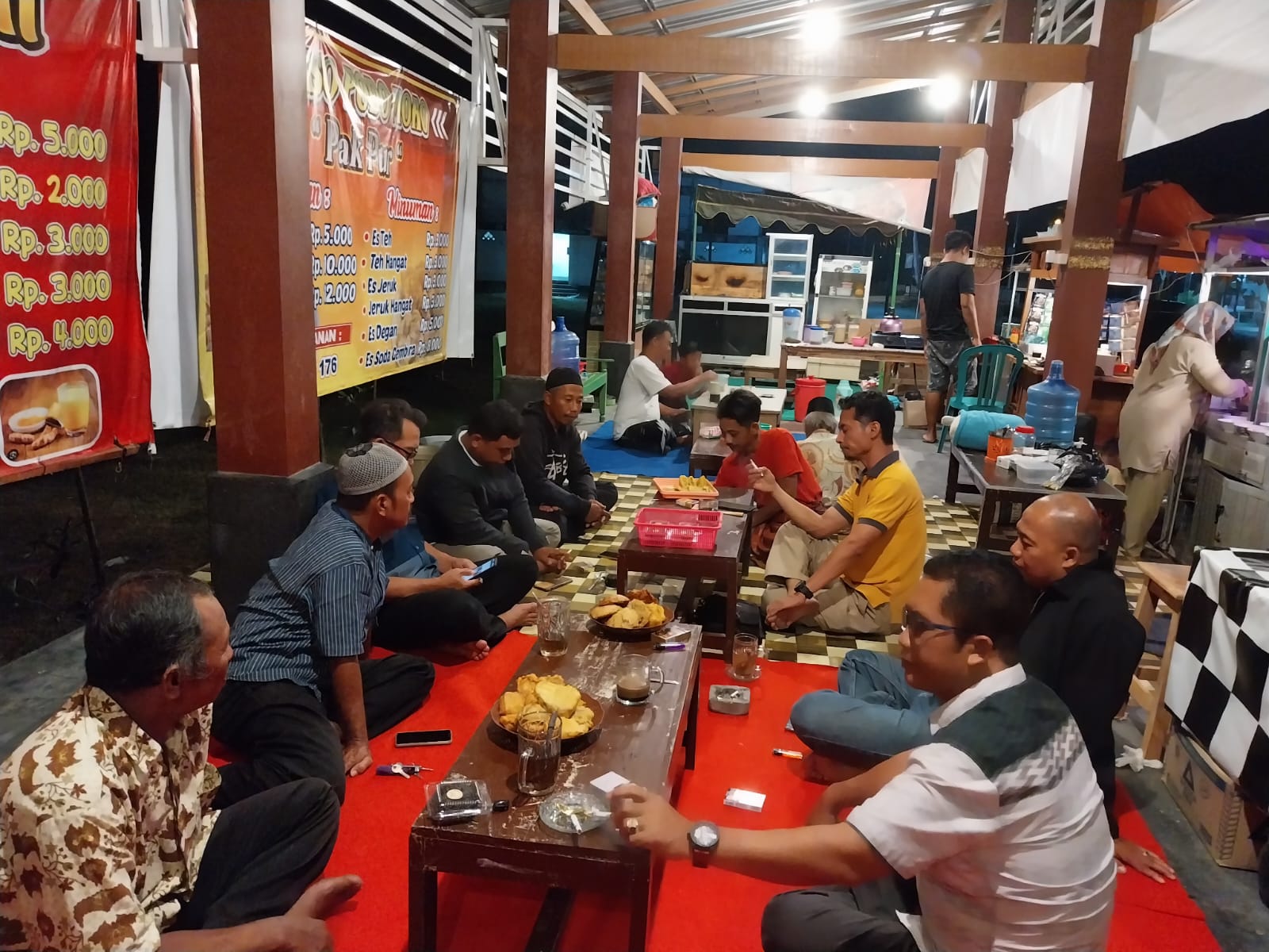 POLISI RW POLRES BLITAR BERSILATURAHIM BERSAMA KETUA RW SE-DESA TEMENGGUNGAN