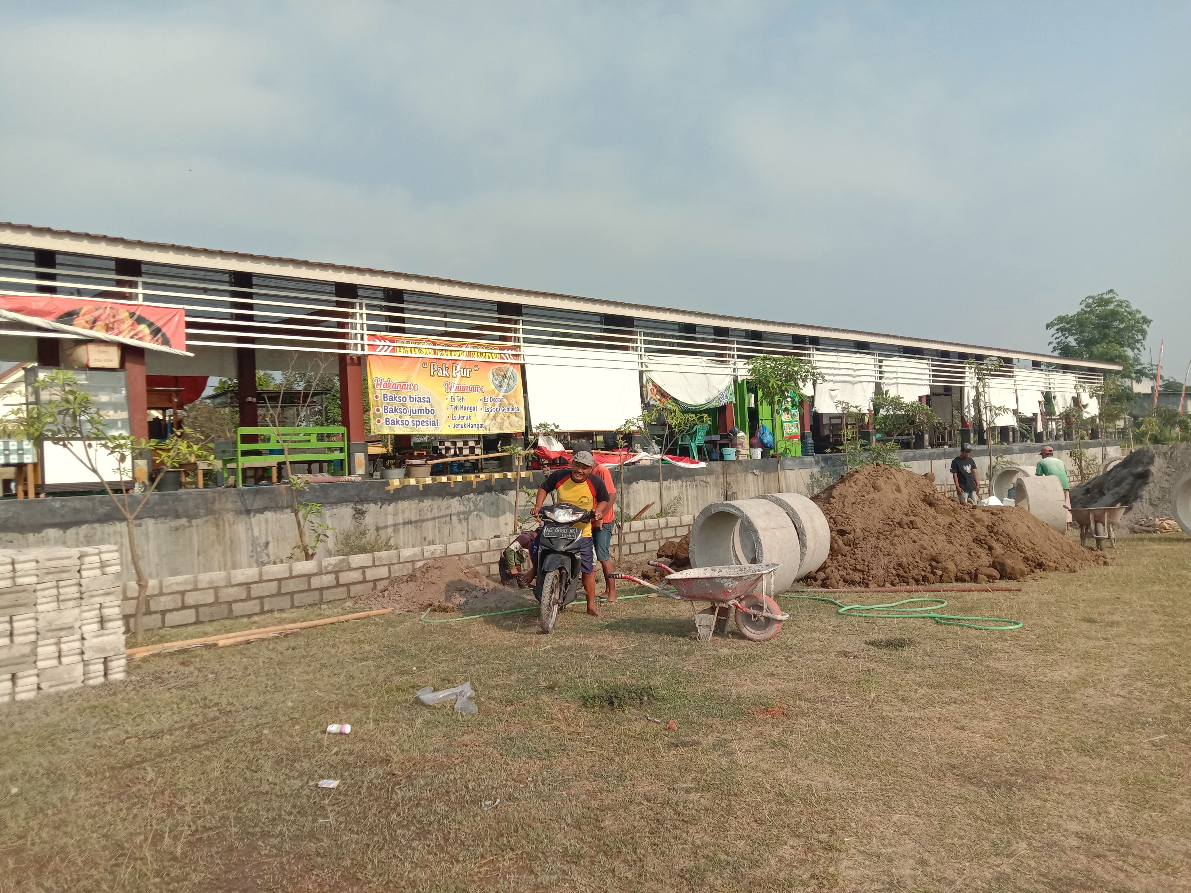 Lanjutan Pembangunan Pasar Wisata Desa Temenggungan