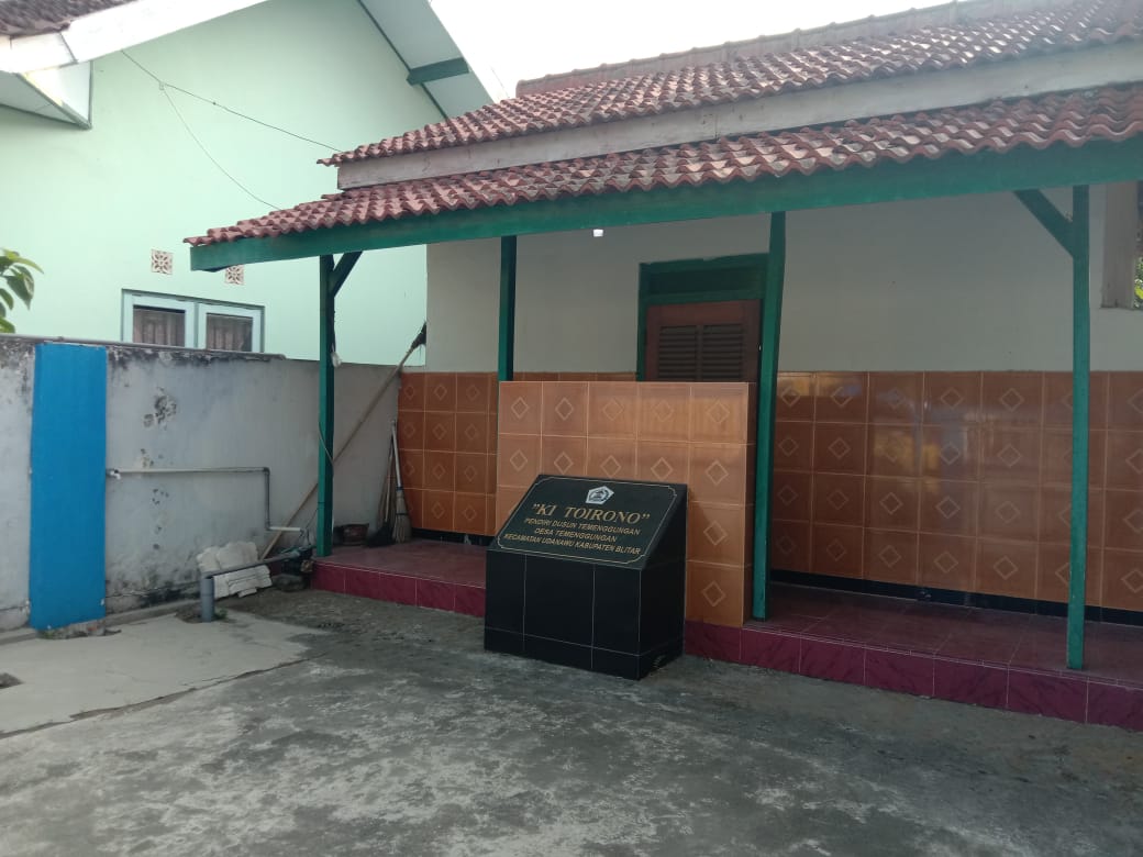 Pembangunan Pendopo Makam Pendiri Desa Temenggungan "Ki Toirono"